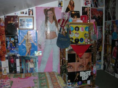 vous avez vue mon maillot sur mon lit ?????
